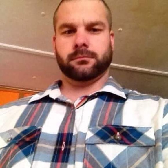 Meet your Posher, Chris - Picture 1 of 1